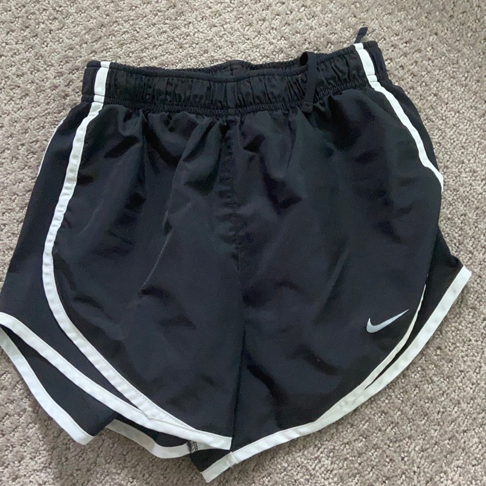 black and white nike running shorts!